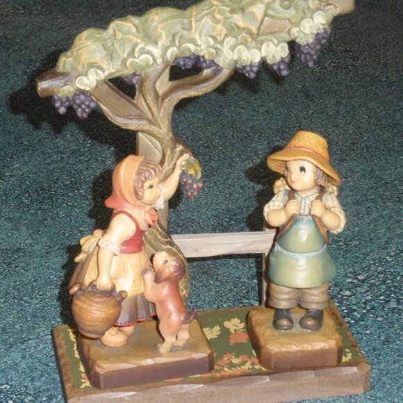 ANRI Ferrandiz CLUB MEMBERS ONLY "Harvest Time", "Harvest Helper" & Grapevine - Picture 9 of 12